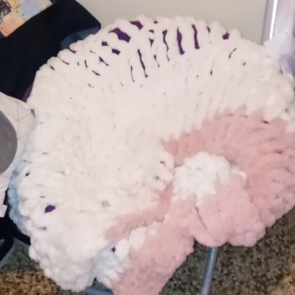 Lion Brand Yarn Other - Fox yarn 🧶 huge blanket